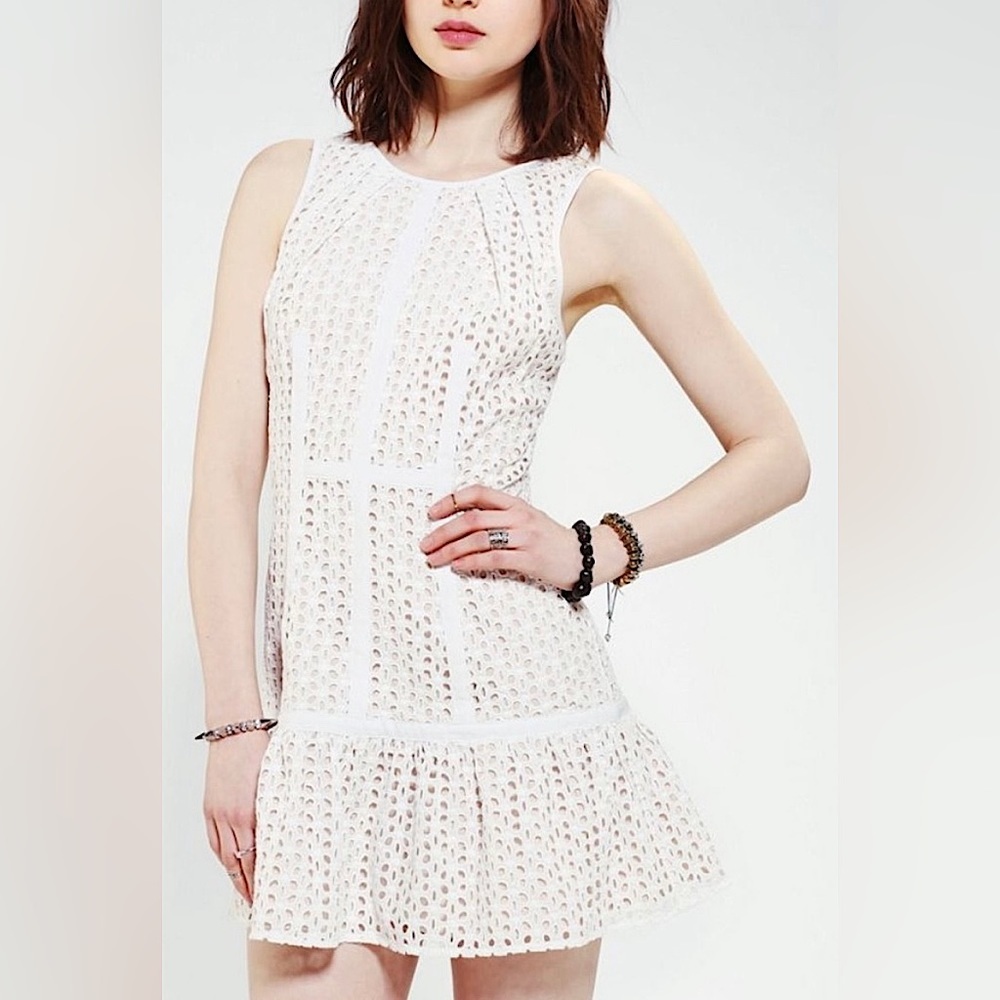 Anthropologie Pins & Needles White & Cream Eyelet Lace Dress Size XS